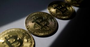 บริษัทคริปโต ปลดพนักงานเกือบ 3,000 คนแม้ว่า Bitcoin จะเพิ่มขึ้นก็ตาม